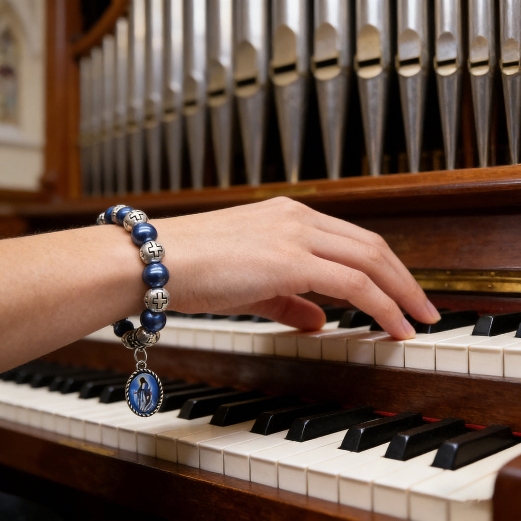 Our Lady of Mary Pendant Royal Blue Pearl Rosary Bracelet: A Wrist-Worn Reminder of Grace