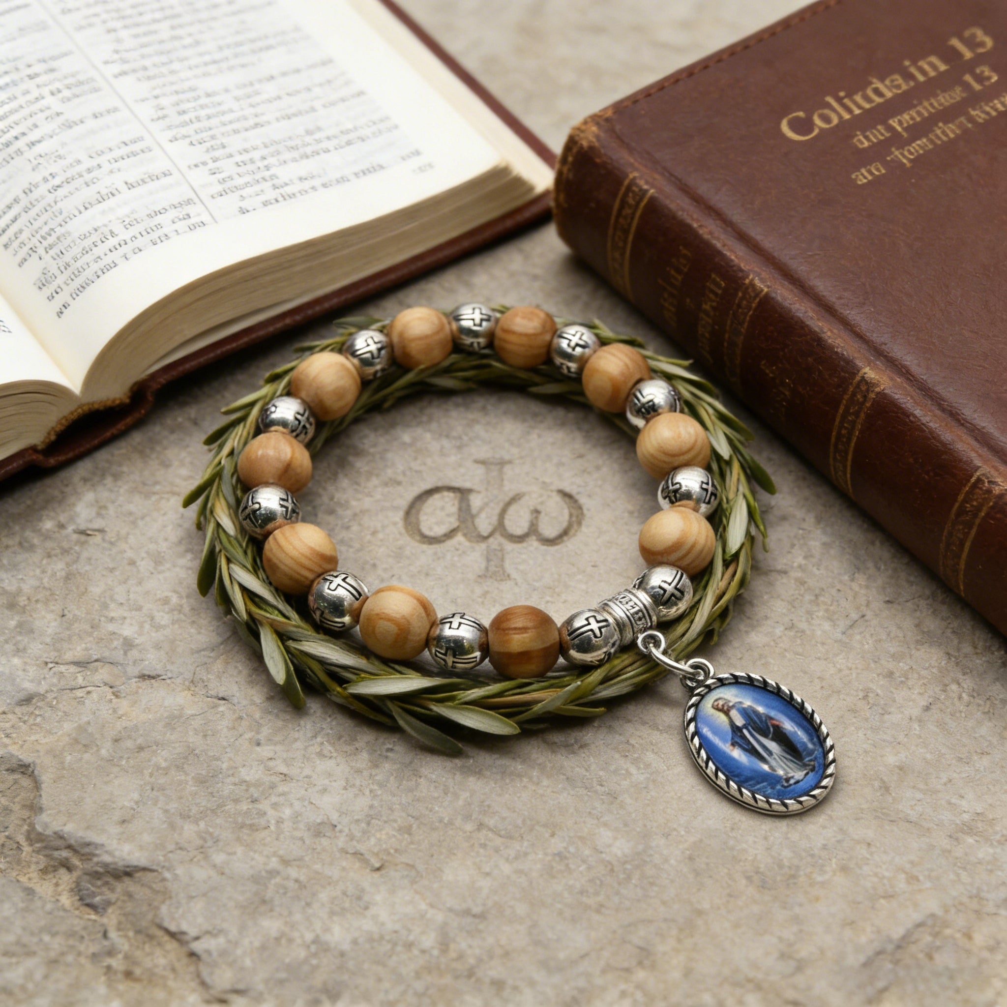 Our Lady of Mary Pendant Royal Blue Pearl Rosary Bracelet: A Wrist-Worn Reminder of Grace