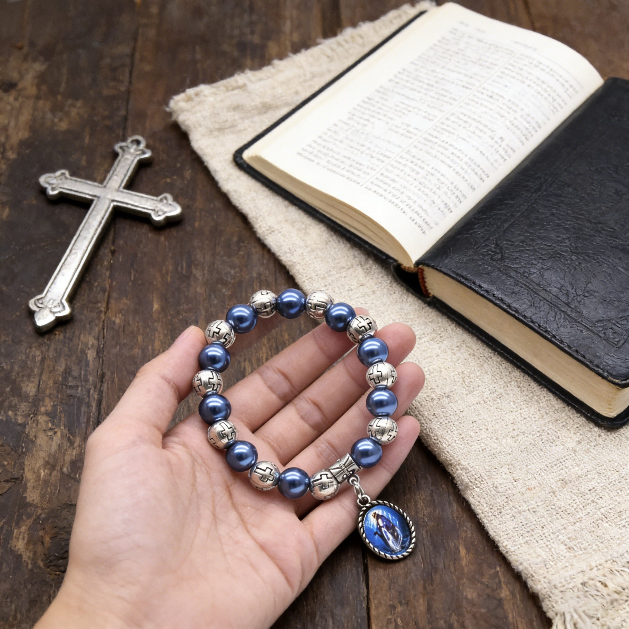 Our Lady of Mary Pendant Royal Blue Pearl Rosary Bracelet: A Wrist-Worn Reminder of Grace