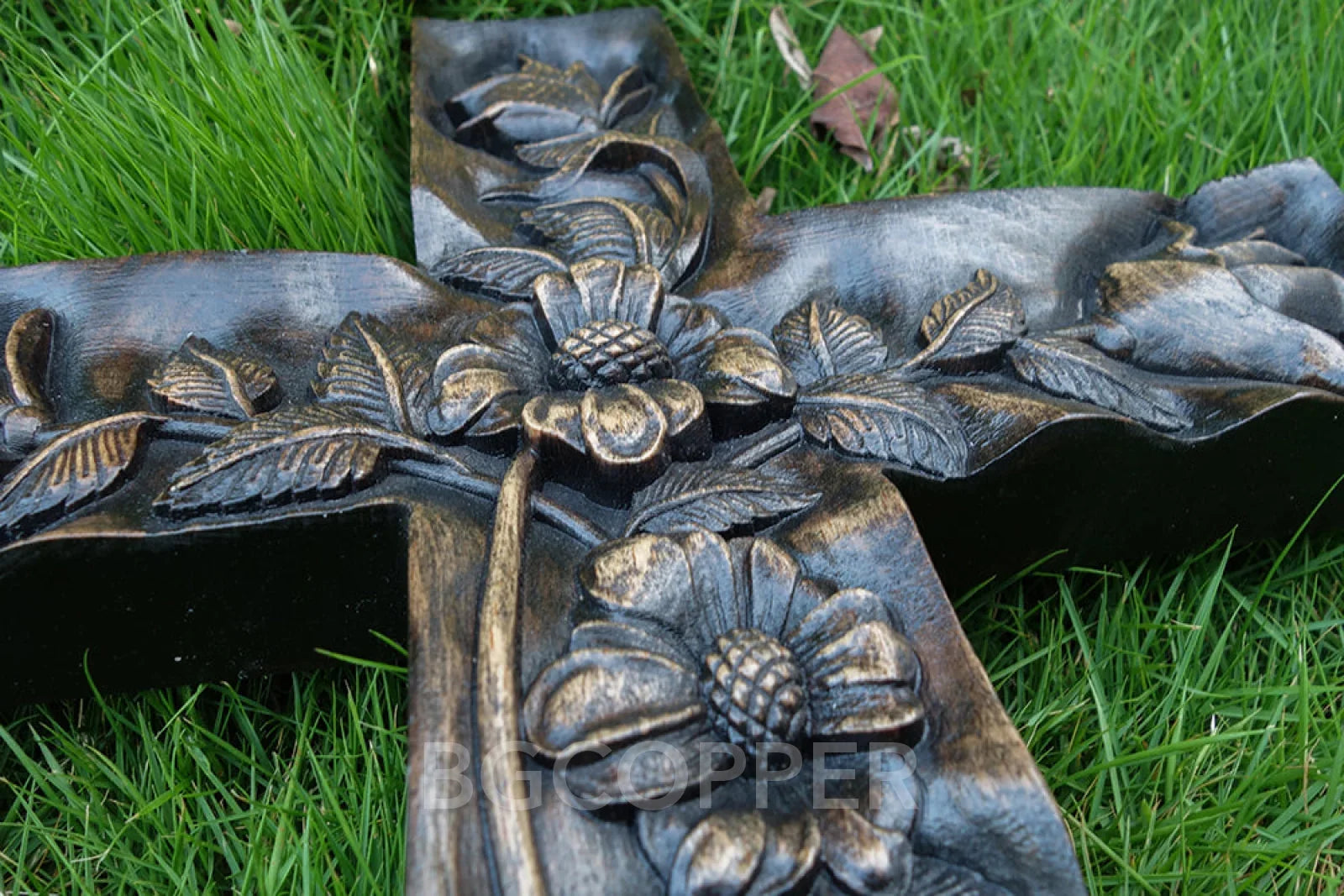 Hand-Carved Rose Cross Wall Art ✝️🌹 | Solid Beechwood Christian Decor with Golden Flowers