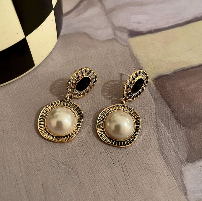 🏆Medieval vintage earrings